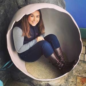 Meet your Posher, Gillian