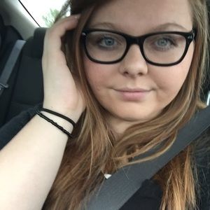 Meet your Posher, Hailey