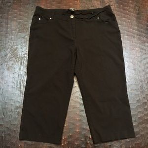 Black 89th & Madison Capris (18)