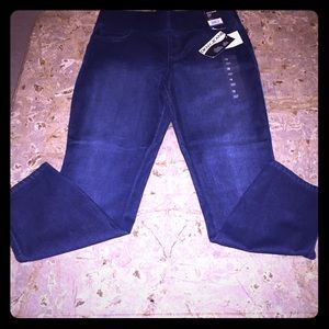 Brand new with tags DKNY Body sculpt jeans.