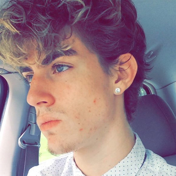 Meet your Posher, Cameron - Picture 1 of 1