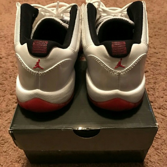 AUTHENTIC Nike Air Jordan 11 Retro Low - Picture 2 of 4