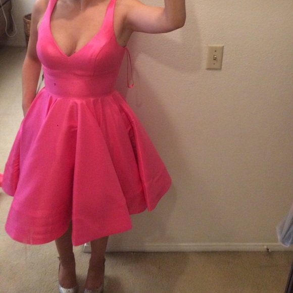 Pink tea cup dress. - Picture 2 of 5