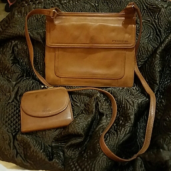 Fossil cross body with matching wallet.
