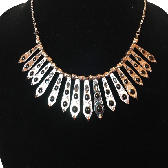Jewelry - Super cute silver tone tribal style necklace.😊