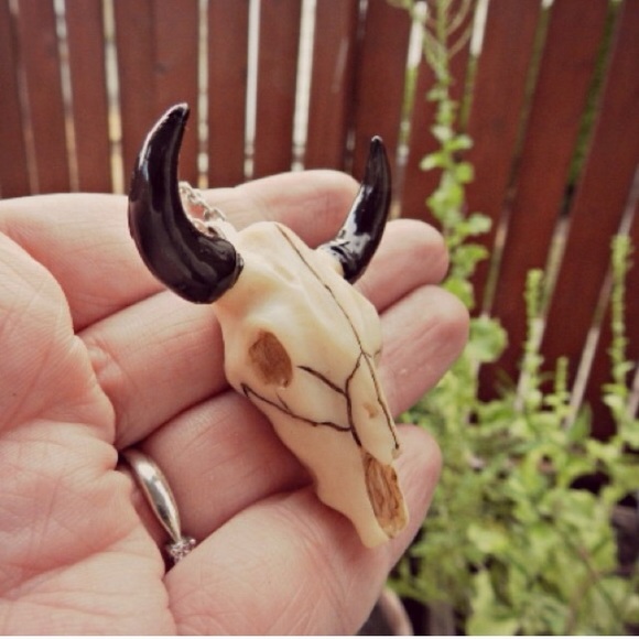 🌿Boho longhorn cow skull necklace🌿 - Picture 4 of 4