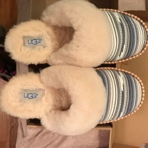 BNWT COQUETTE UGG SLIPPERS Size 6