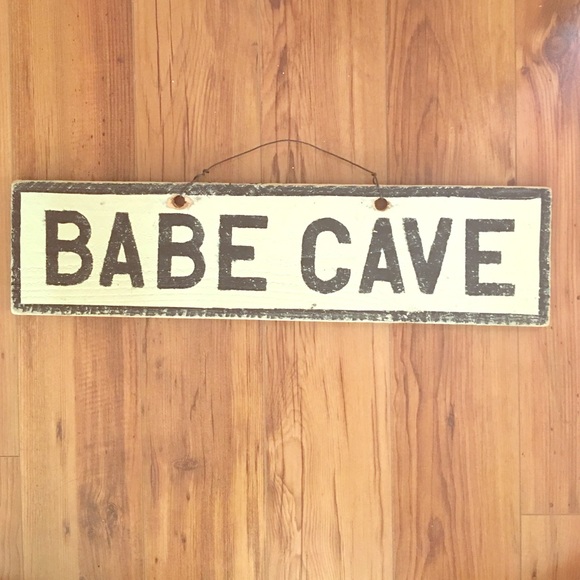 Babecave room accessory