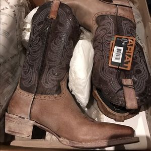 Ariat cowboy boots