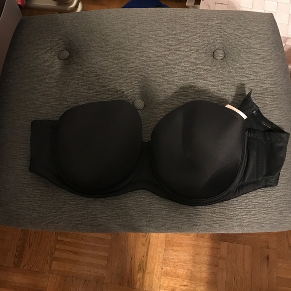 💁🏻Black strapless bra size 38 double D