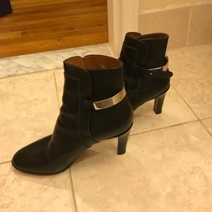 BEAUTIFUL CHLOE BLACK BOOTIES!!!
