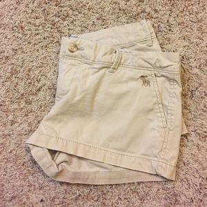 MOVING SALE🎉 khaki Abercrombie & Fitch shorts