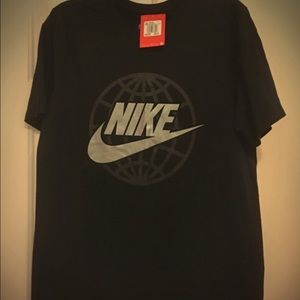 New Nike Tee; size Medium