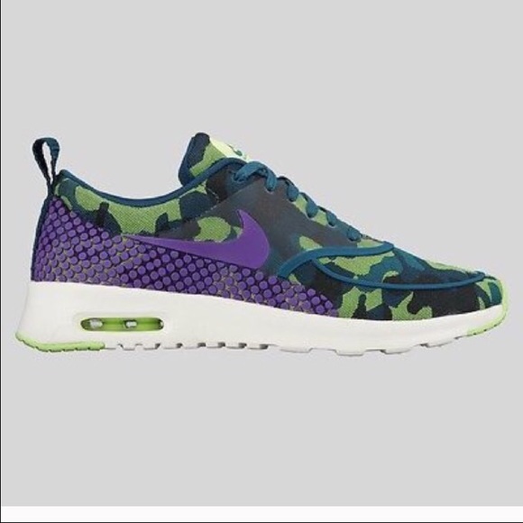 Nike print shoe