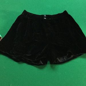 Velvet loose high waisted shorts