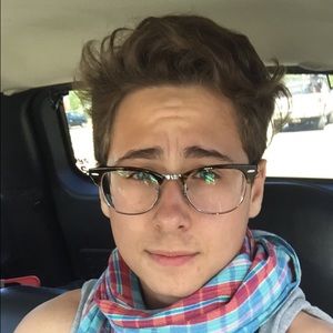 Meet your Posher, Christopher