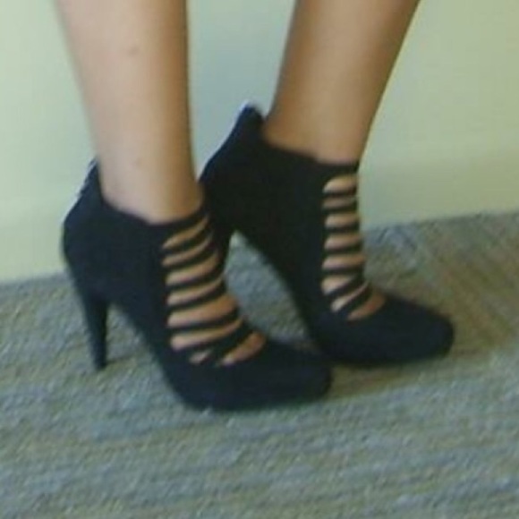 Tahari heels - Picture 4 of 4