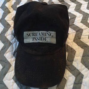 UNIF Screaming Inside Hat