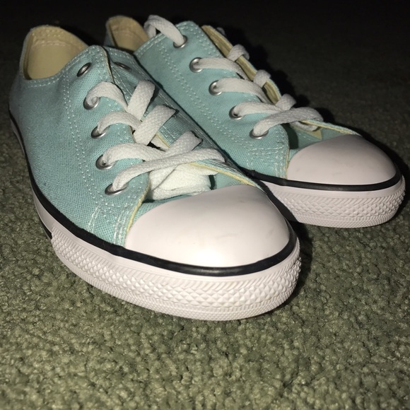 Light blue converse. - Picture 1 of 3