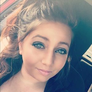 Meet your Posher, Alyssa