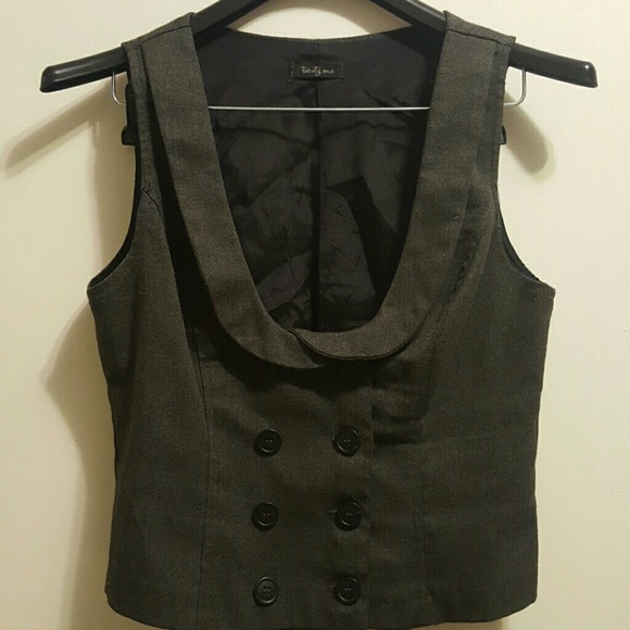 DOUBLE BREASTED VEST