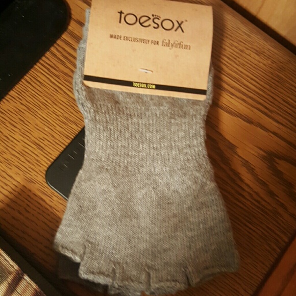 BNWT TOESOX YOGA SOCKS