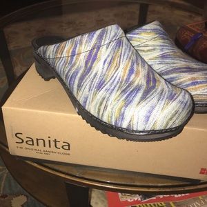 Sanita clogs
