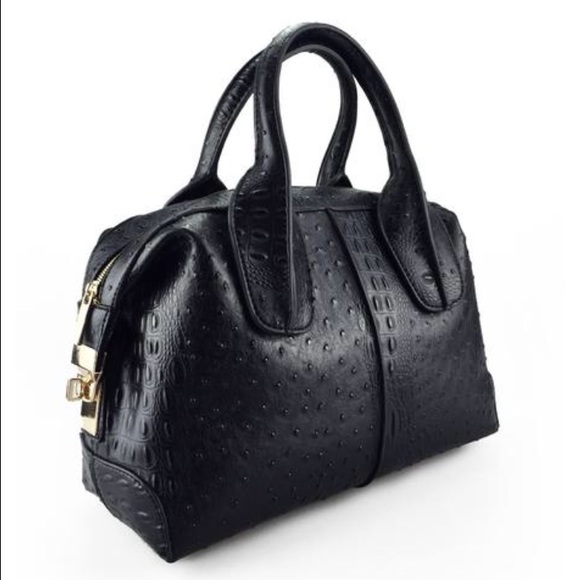 SALE 🎉 Glitzy Purse Black Escobar