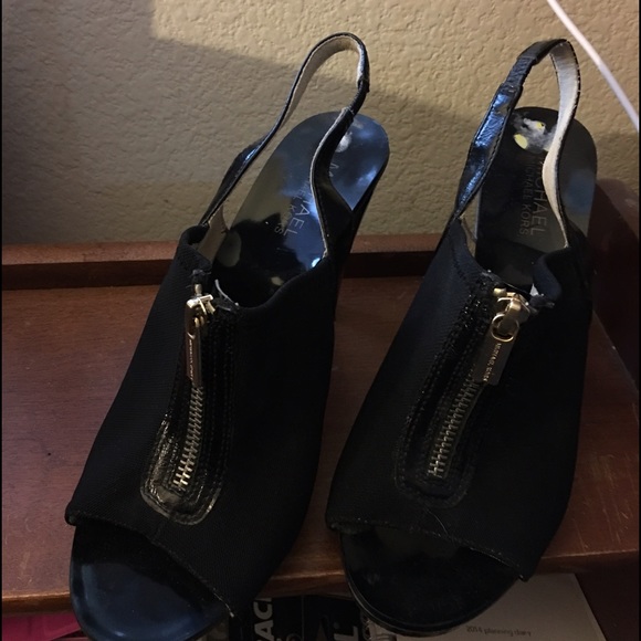 👠Michael Kors Black sling-back heels👠