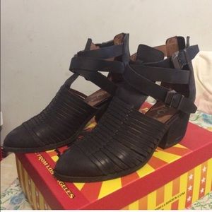 Jeffrey Campbell Stillwell - Ibiza Cut Out Booties