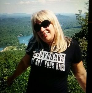 Meet your Posher, Debbie