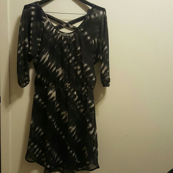 Flowy cross-back dress