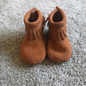 Infant suede fringe boots