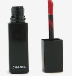 CHANEL Liquid lipstick
