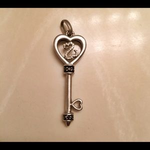Kay Jewelers Open Heart Key Pendant