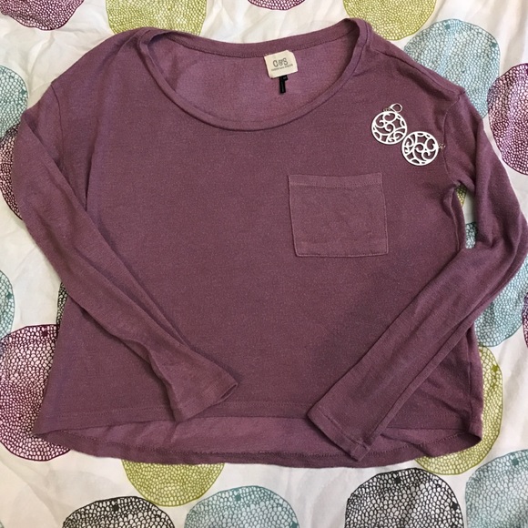 ⭐️ 3 for 10⭐️ High low sweater top