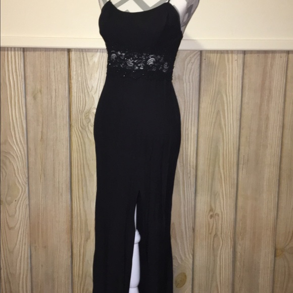 Black floor length dress (non-smoker!)