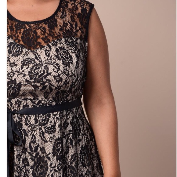 🥳HP🎊CLASSIC LACE DRESS - Picture 2 of 4