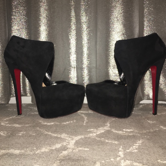 Christian Louboutin - Picture 2 of 4