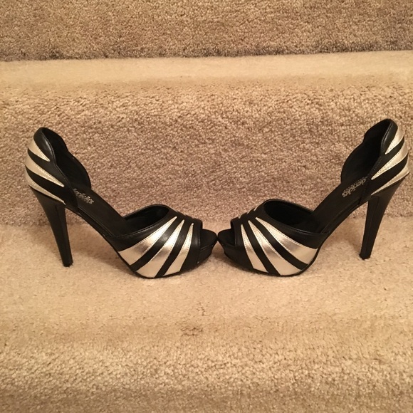*SOLD*. Fredericks of Hollywood open toe pumps - Picture 3 of 4
