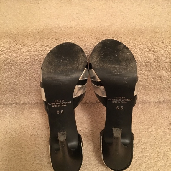 *SOLD*. Fredericks of Hollywood open toe pumps - Picture 4 of 4