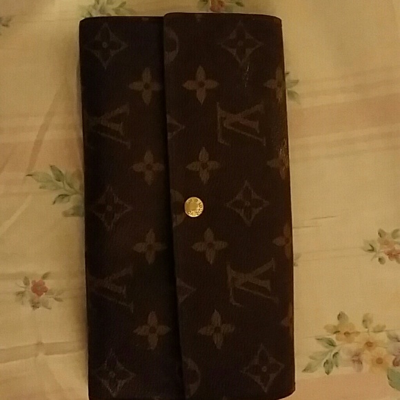 Louis Vuitton Sarah wallet
