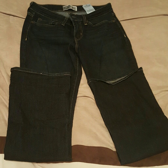 Levi dark wash jeans size 6