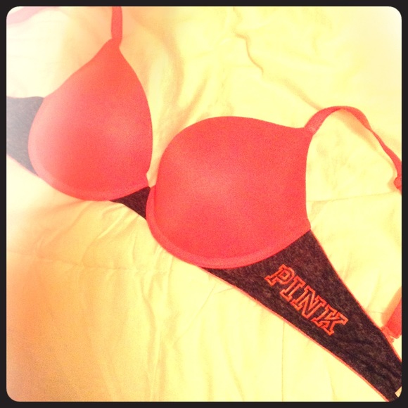 Victoria's Secret PINK bra, size 34C.