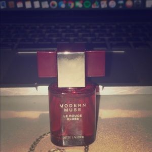 Modern Muse Le Rouge Gloss by Estée Lauder