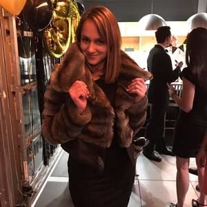 Meet your Posher, Yana