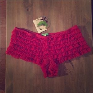 Adorable red ruffle panty -nwt