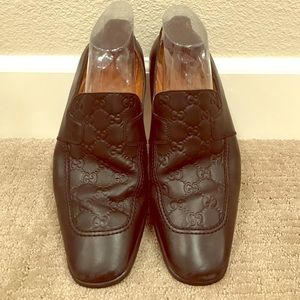 Gucci mens black leather monogram loafers size 9.5