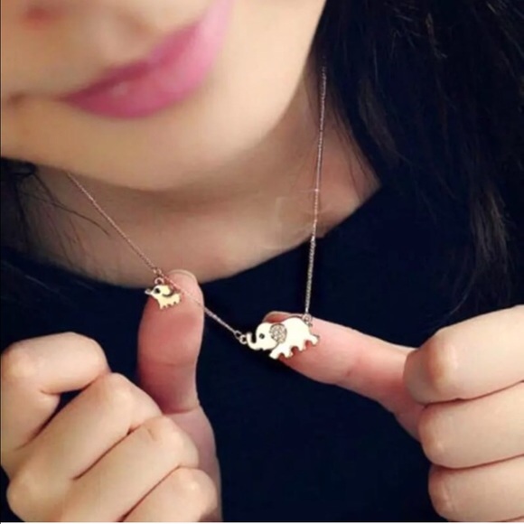 Super cute good luck mommy baby elephant necklace - Picture 4 of 4