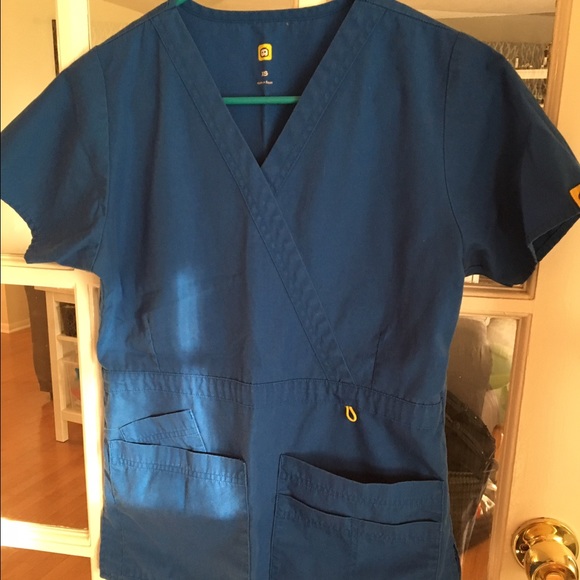 Scrub top
